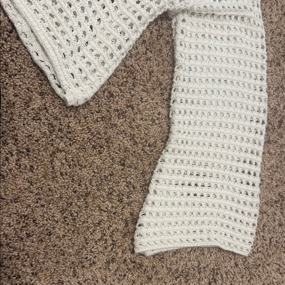 White Sweater - Picture 4 of 4